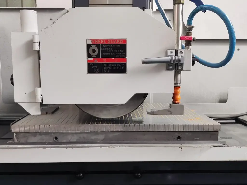 servizi di rettifica cnc