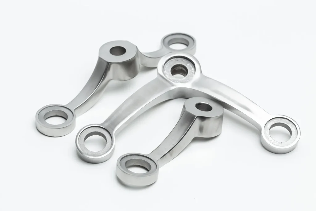 Les pièces en aluminium sur mesure finies témoignent de la précision du fraisage CNC.